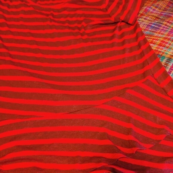 Cabi Sweet Talk Red Striped Peplum Top in Women's Size Small Style# 3631 - Picture 7 of 9